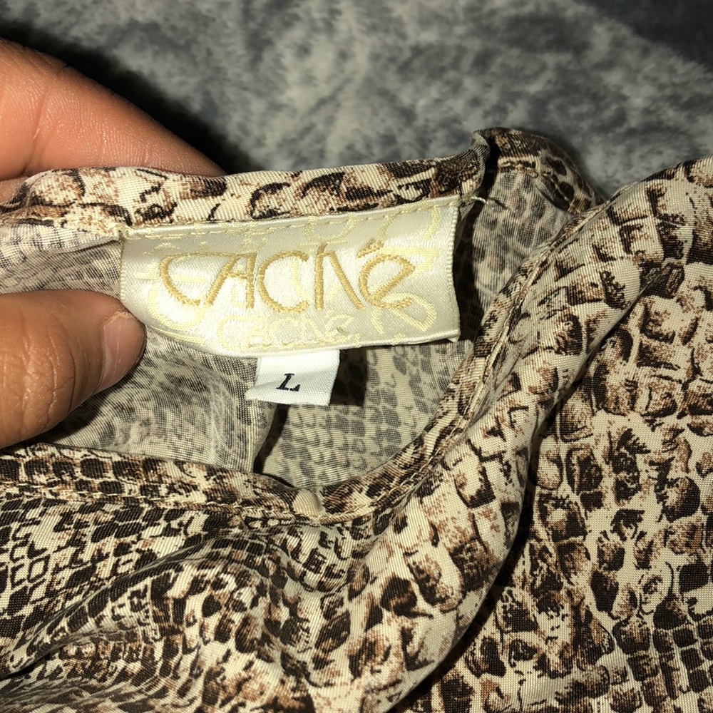 Cache shirt ‼️ - Picture 2 of 5